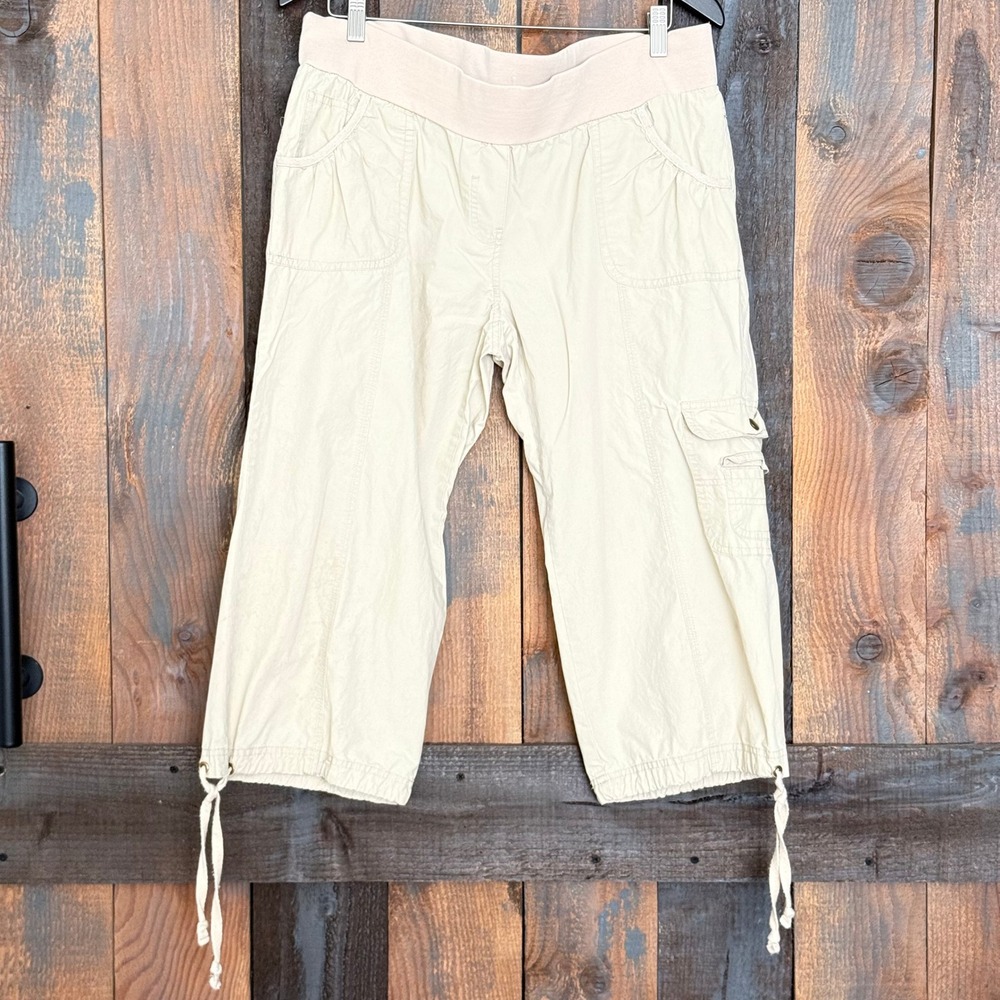 New Recruit Maternity Cargo Capri Pants Beige Khaki Size Large Crop Drawstring